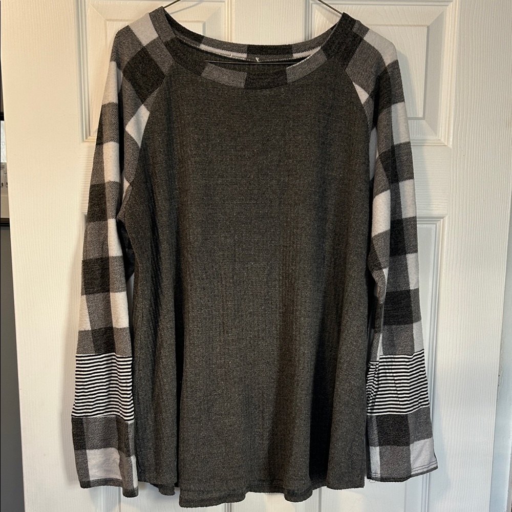 Gray Plaid Long Sleeve Top